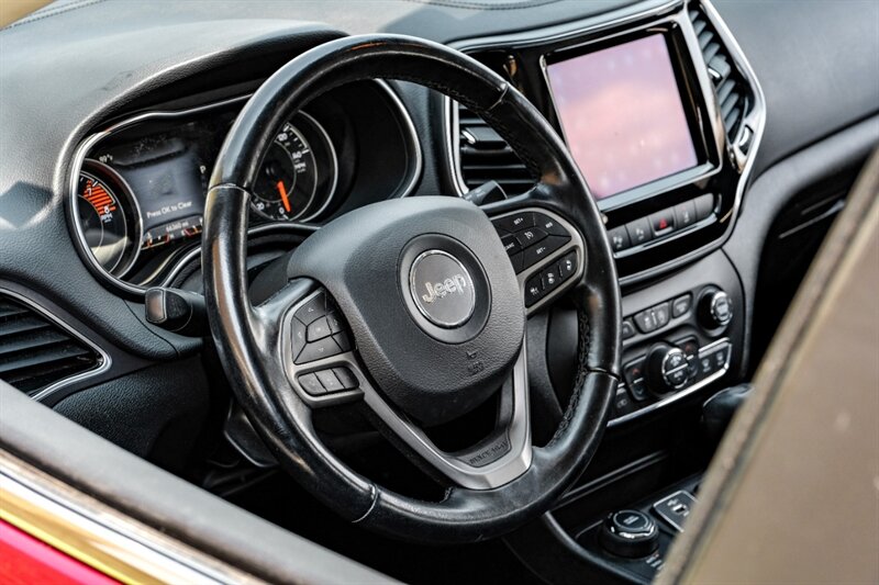 2021 Jeep Cherokee Limited Sport photo 2