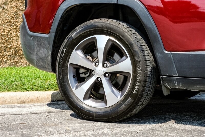 2021 Jeep Cherokee Limited Sport photo 31