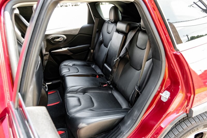 2021 Jeep Cherokee Limited Sport photo 20