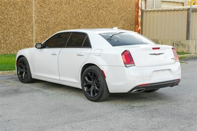 2022 Chrysler 300 Series S V6 - Photo 10 - Dallas, TX 75220