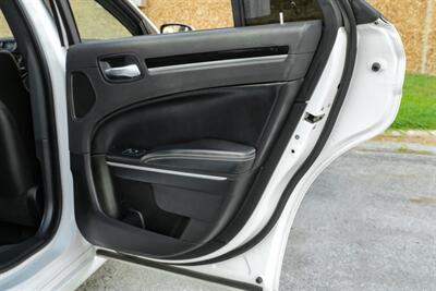 2022 Chrysler 300 Series S V6 - Photo 44 - Dallas, TX 75220