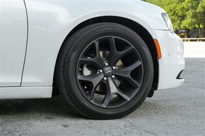 2022 Chrysler 300 Series S V6 - Photo 54 - Dallas, TX 75220