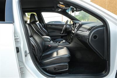 2022 Chrysler 300 Series S V6 - Photo 31 - Dallas, TX 75220