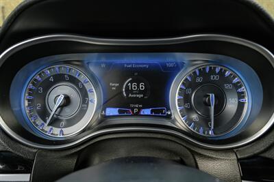 2022 Chrysler 300 Series S V6 - Photo 18 - Dallas, TX 75220