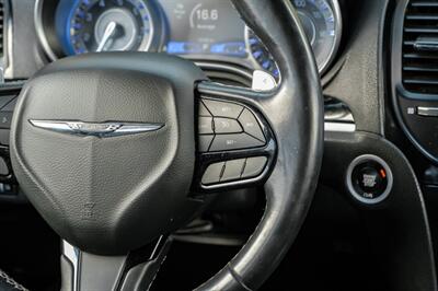 2022 Chrysler 300 Series S V6 - Photo 17 - Dallas, TX 75220
