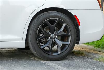 2022 Chrysler 300 Series S V6 - Photo 56 - Dallas, TX 75220