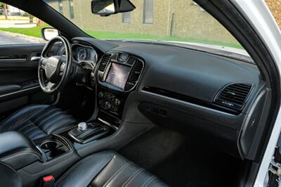 2022 Chrysler 300 Series S V6 - Photo 11 - Dallas, TX 75220
