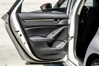 2018 Honda Accord Touring   - Photo 41 - Dallas, TX 75220