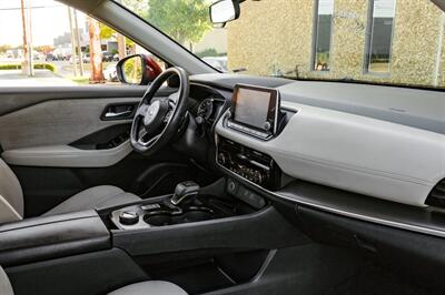 2021 Nissan Rogue SV   - Photo 25 - Dallas, TX 75220