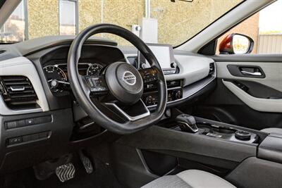 2021 Nissan Rogue SV   - Photo 3 - Dallas, TX 75220