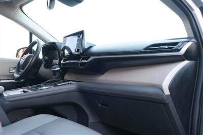 2024 Toyota Sienna XLE 7-Passenger   - Photo 29 - Dallas, TX 75220
