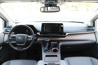 2024 Toyota Sienna XLE 7-Passenger   - Photo 32 - Dallas, TX 75220