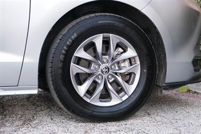 2024 Toyota Sienna XLE 7-Passenger   - Photo 10 - Dallas, TX 75220