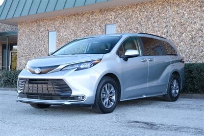 2024 Toyota Sienna XLE 7-Passenger   - Photo 6 - Dallas, TX 75220