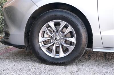 2024 Toyota Sienna XLE 7-Passenger   - Photo 14 - Dallas, TX 75220