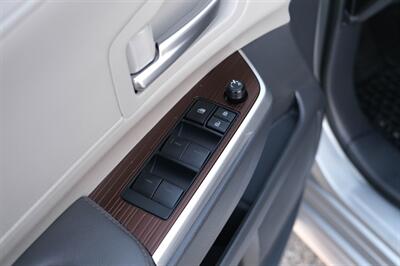 2024 Toyota Sienna XLE 7-Passenger   - Photo 17 - Dallas, TX 75220