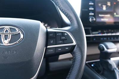 2024 Toyota Sienna XLE 7-Passenger   - Photo 37 - Dallas, TX 75220