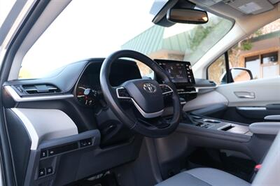 2024 Toyota Sienna XLE 7-Passenger   - Photo 18 - Dallas, TX 75220