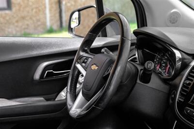 2020 Chevrolet Trax LT   - Photo 13 - Dallas, TX 75220