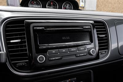 2014 Volkswagen Beetle-Classic R-Line   - Photo 16 - Dallas, TX 75220