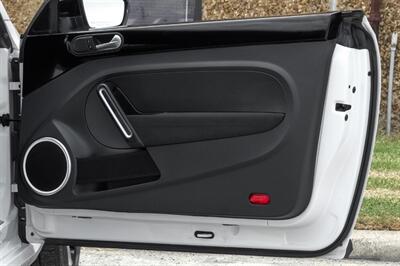 2014 Volkswagen Beetle-Classic R-Line   - Photo 31 - Dallas, TX 75220