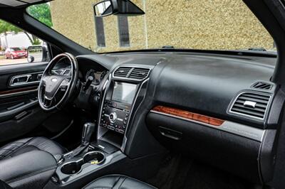 2017 Ford Explorer Platinum   - Photo 12 - Dallas, TX 75220