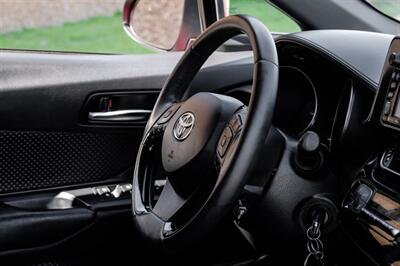 2018 Toyota C-HR XLE   - Photo 13 - Dallas, TX 75220