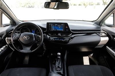 2018 Toyota C-HR XLE   - Photo 12 - Dallas, TX 75220