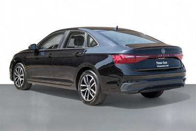 2025 Volkswagen Jetta SE   - Photo 17 - Dallas, TX 75220