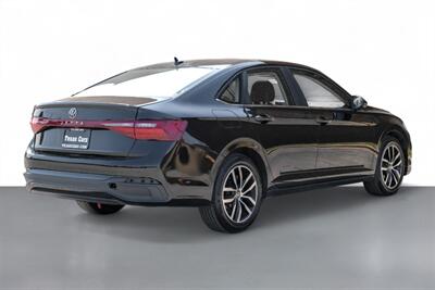 2025 Volkswagen Jetta SE   - Photo 13 - Dallas, TX 75220