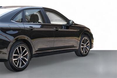 2025 Volkswagen Jetta SE   - Photo 15 - Dallas, TX 75220