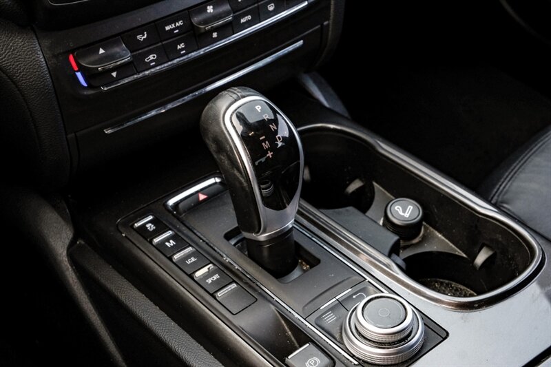 2018 Maserati Ghibli Base photo 18