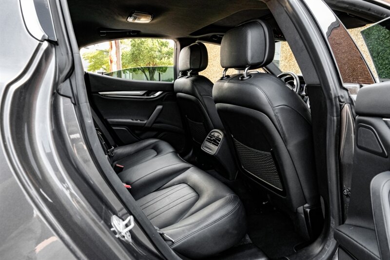 2018 Maserati Ghibli Base photo 28