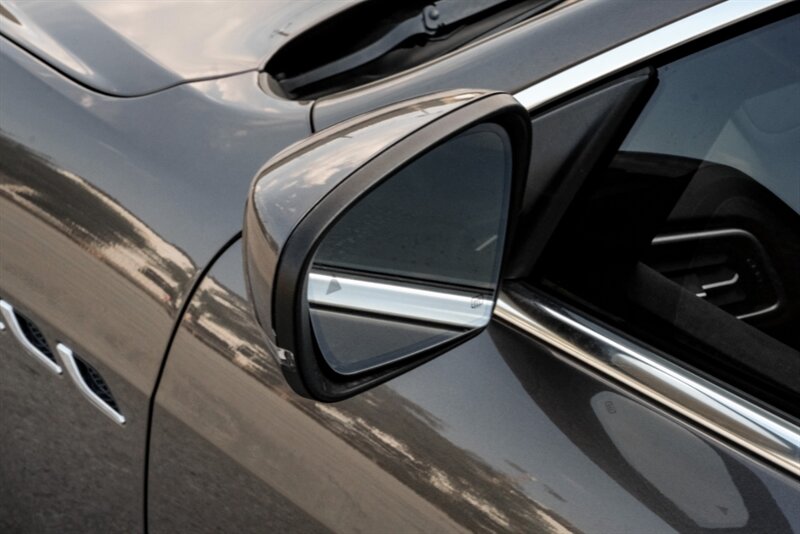 2018 Maserati Ghibli Base photo 31