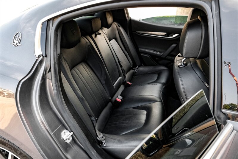 2018 Maserati Ghibli Base photo 27