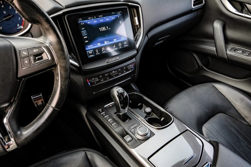 2018 Maserati Ghibli Base photo 16
