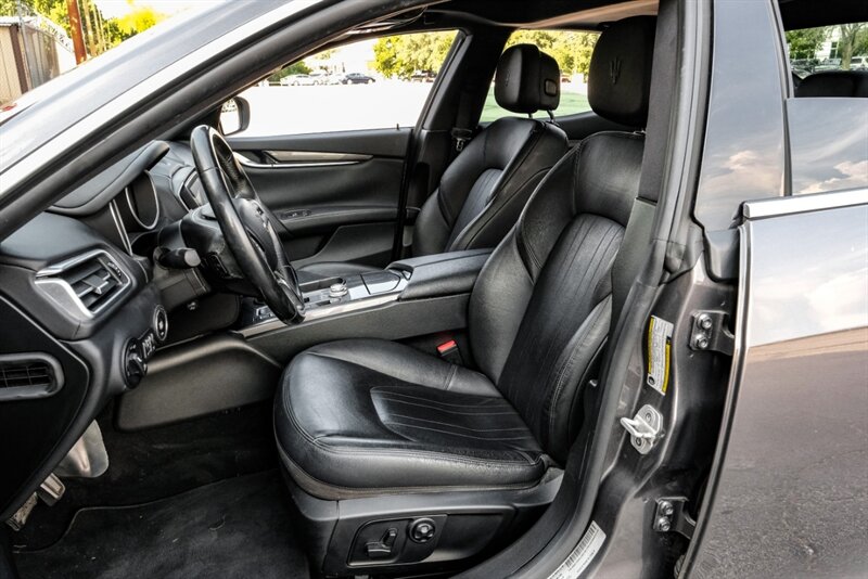 2018 Maserati Ghibli Base photo 23