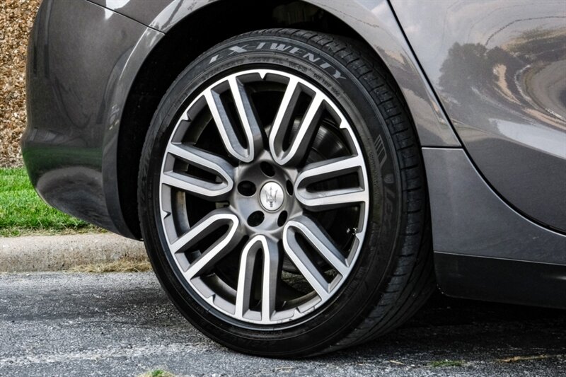 2018 Maserati Ghibli Base photo 38