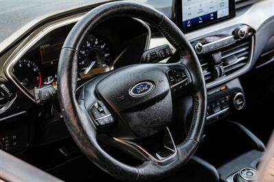2020 Ford Escape SEL   - Photo 14 - Dallas, TX 75220