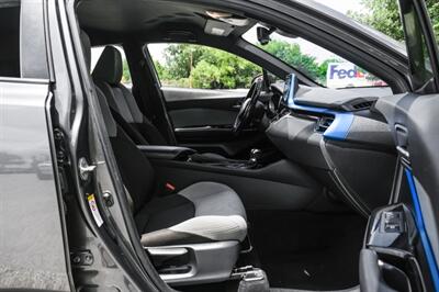 2019 Toyota C-HR LE - Photo 32 - Dallas, TX 75220