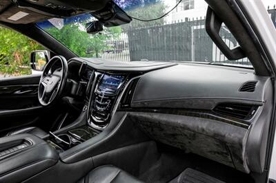 2019 Cadillac Escalade ESV Platinum - Photo 11 - Dallas, TX 75220