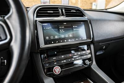 2017 Jaguar F-PACE 35t Prestige   - Photo 34 - Dallas, TX 75220