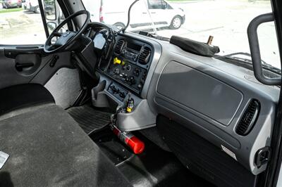 2015 Freightliner M2 106   - Photo 13 - Dallas, TX 75220