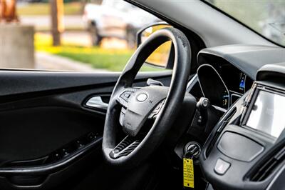 2016 Ford Focus SE   - Photo 12 - Dallas, TX 75220