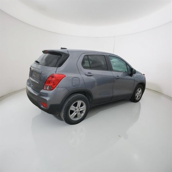 2020 Chevrolet Trax LS - Photo 1 - Dallas, TX 75220