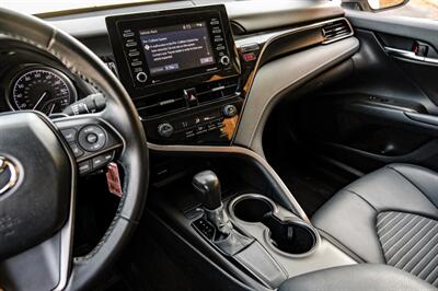 2021 Toyota Camry SE - Photo 20 - Dallas, TX 75220