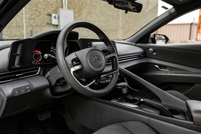 2022 Hyundai ELANTRA SE   - Photo 3 - Dallas, TX 75220