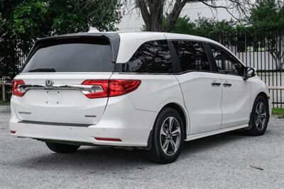 2018 Honda Odyssey Touring   - Photo 11 - Dallas, TX 75220