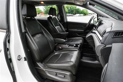 2018 Honda Odyssey Touring   - Photo 32 - Dallas, TX 75220