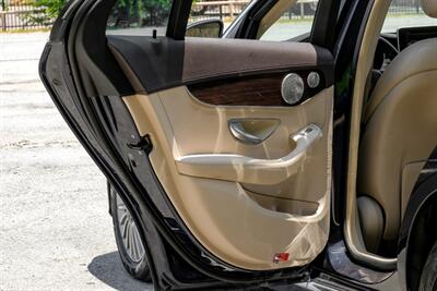 2015 Mercedes-Benz C 300 4MATIC - Photo 32 - Dallas, TX 75220